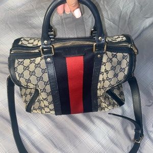 Women’s Gucci bag purse